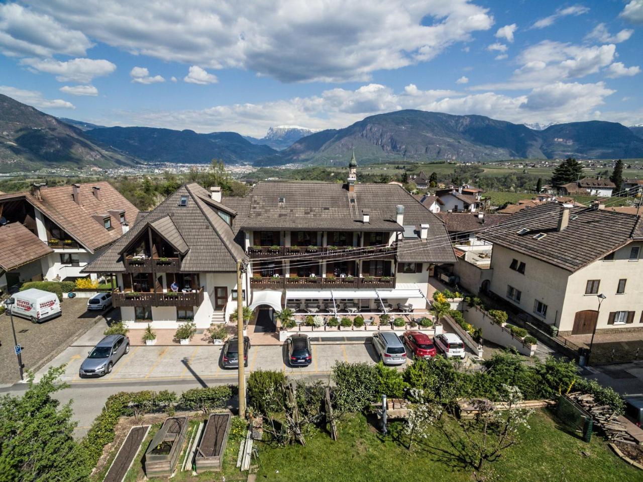 אפיאנו סולה סטרדה דל וינו Hotel St. Justina Hof מראה חיצוני תמונה